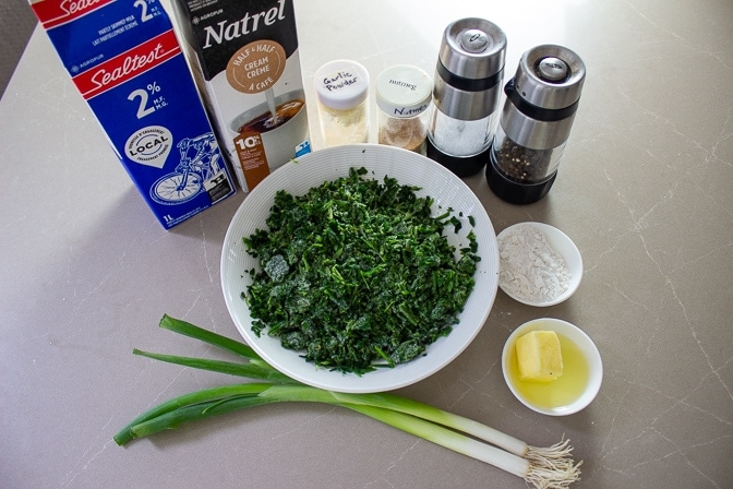 Easy Creamed Spinach Two Kooks In The Kitchen