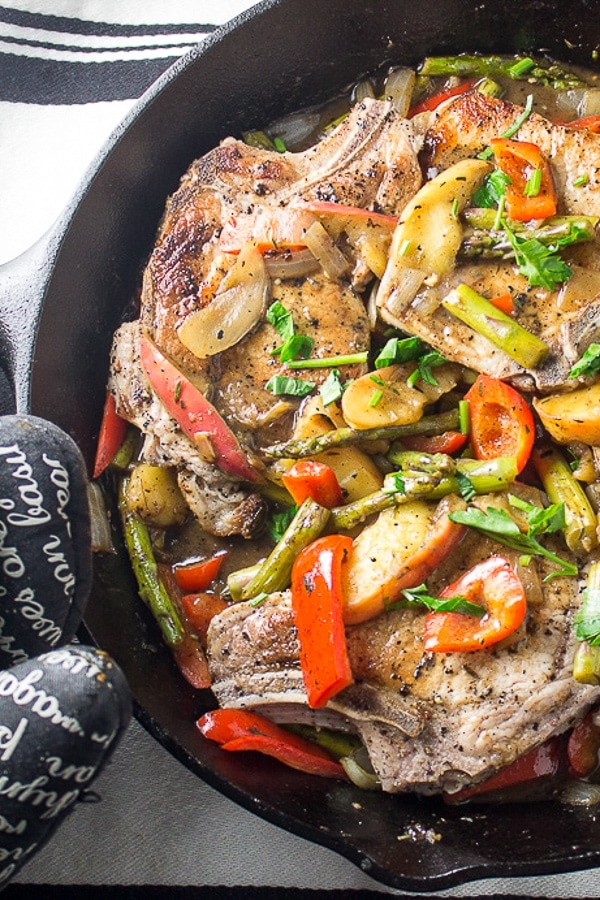 Cast Iron Skillet Pork Chops (with Veggies and Apples) - Two Kooks In ...