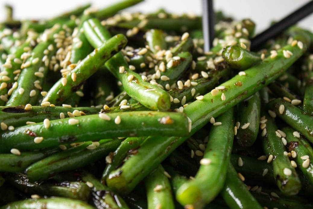 stir fry chinese green beans on plate with sesame seeds 1