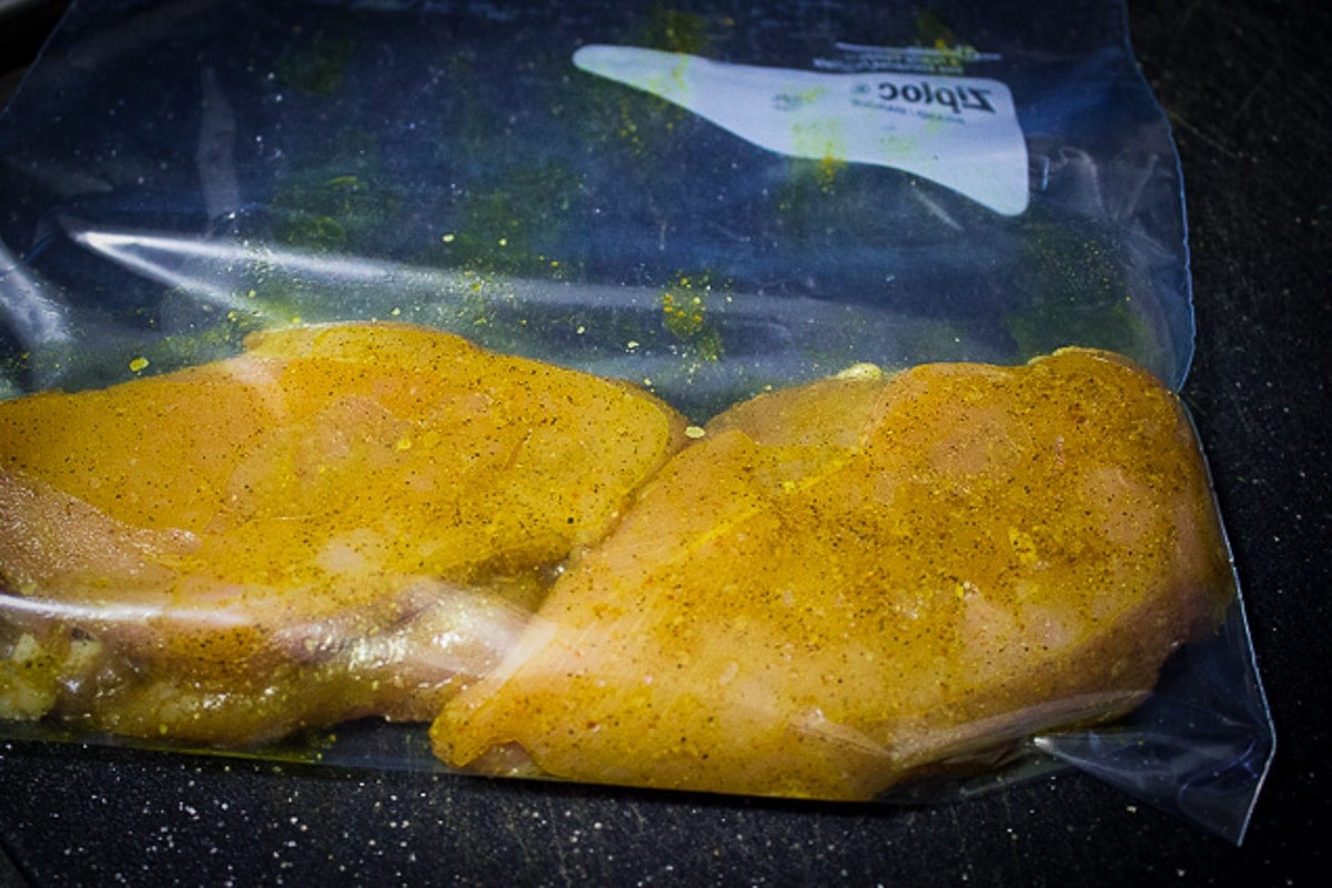 seasoned chicken in ziploc bag for sous vide