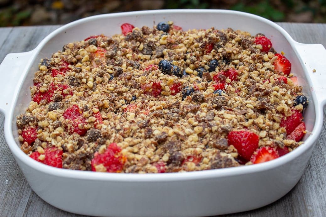 Berry Crumble no-bake in a serving dish 2