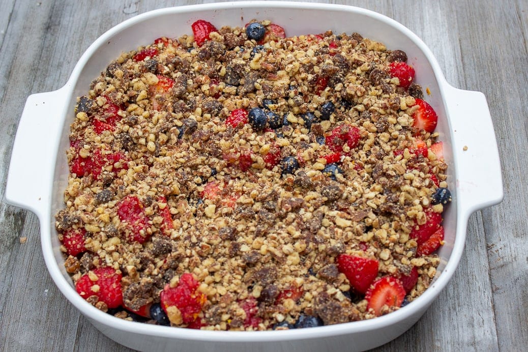 Berry Crumble no-bake in a serving dish
