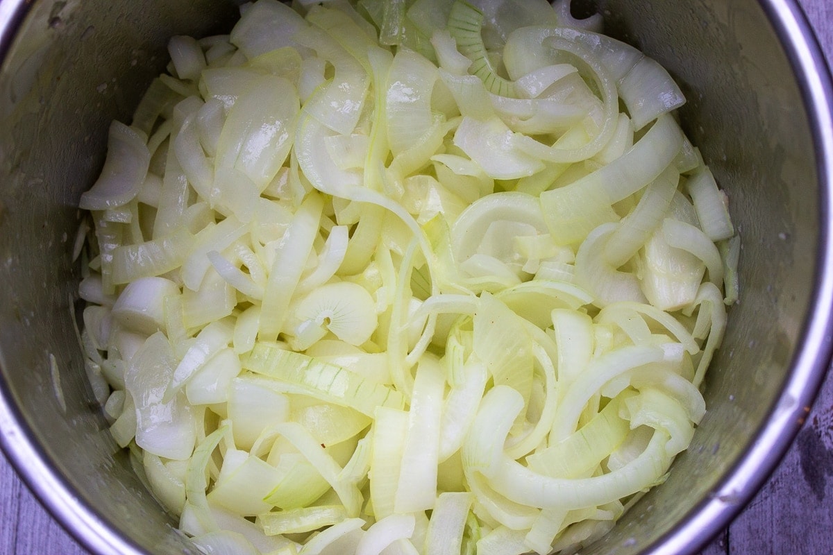 sliced onions in instant pot