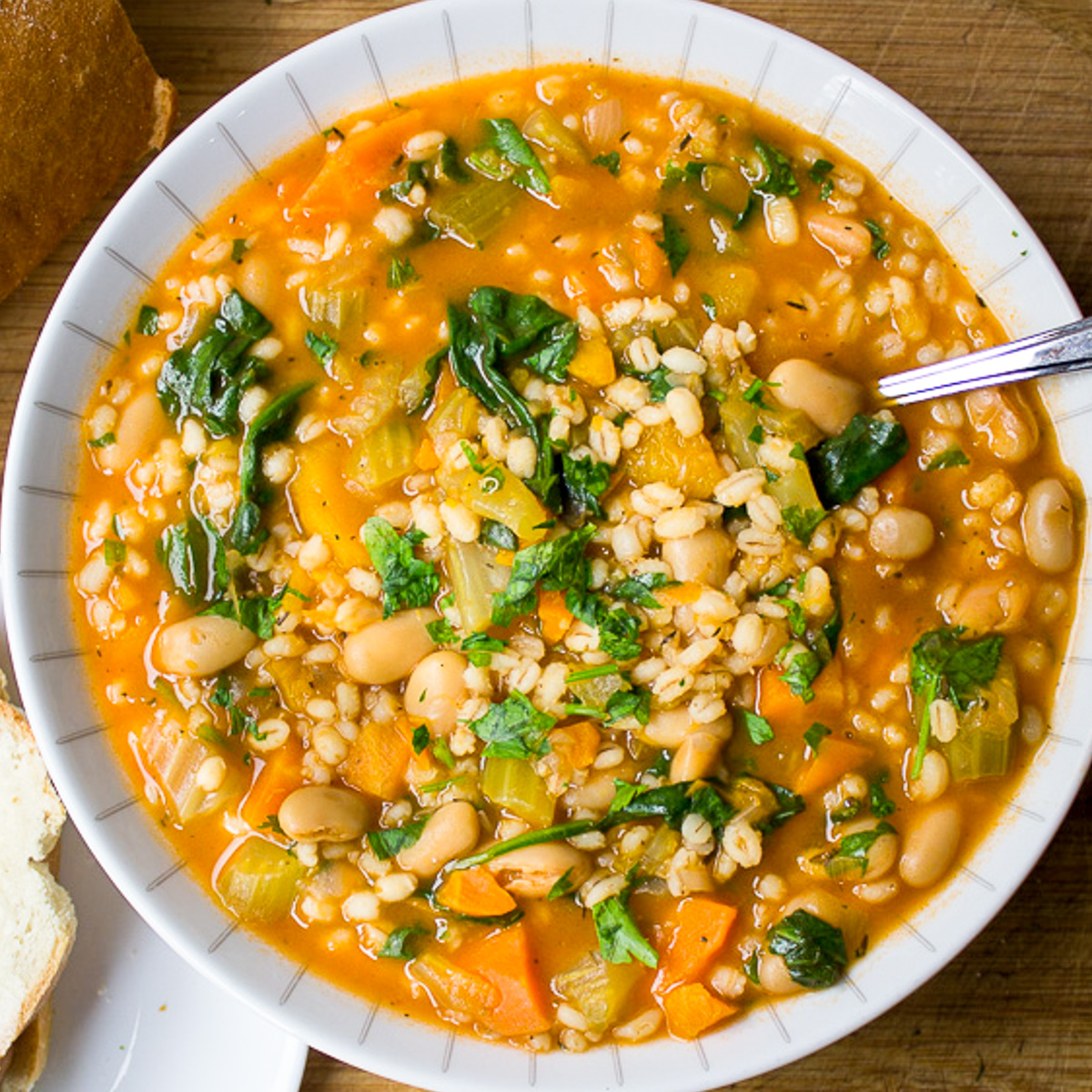 Hearty Vegetable Barley Soup - Connoisseurus Veg