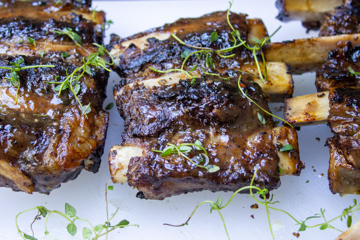 beef ribs on cutting board after grilling