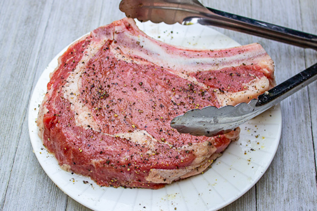seasoned ribeye steak on plate