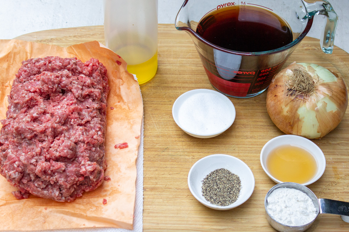 ground beef, seasonings, beef broth, oil, onion