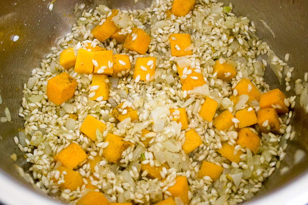 sauteed rice and pumpkin in instant pot.