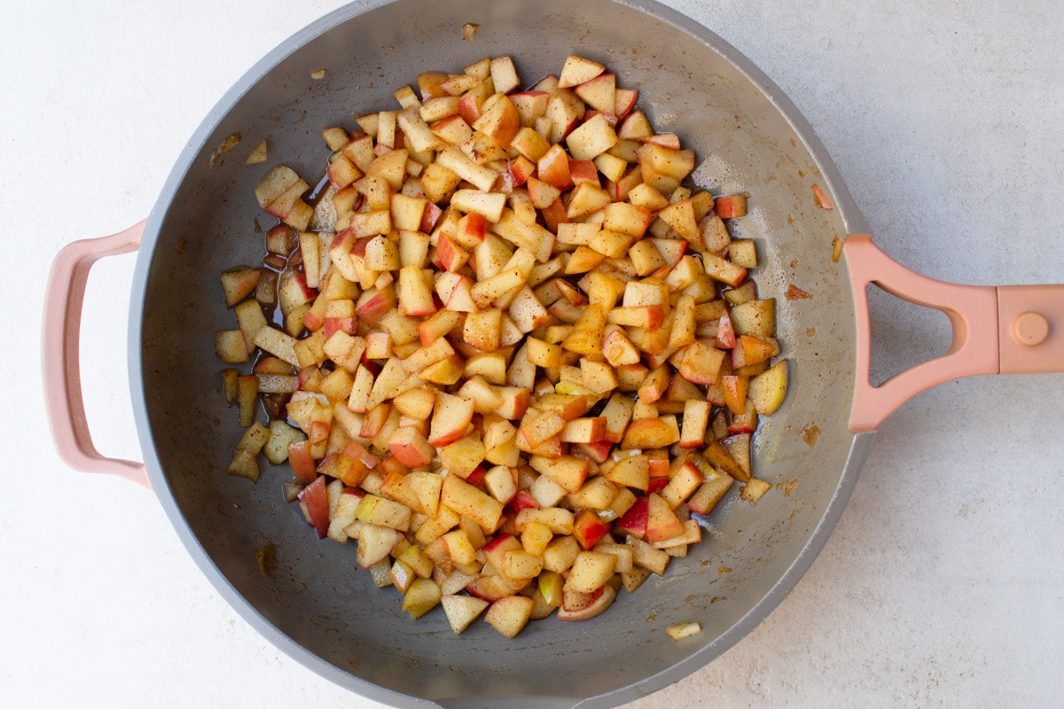 apples, butter, butter and cinnamon in skillet.